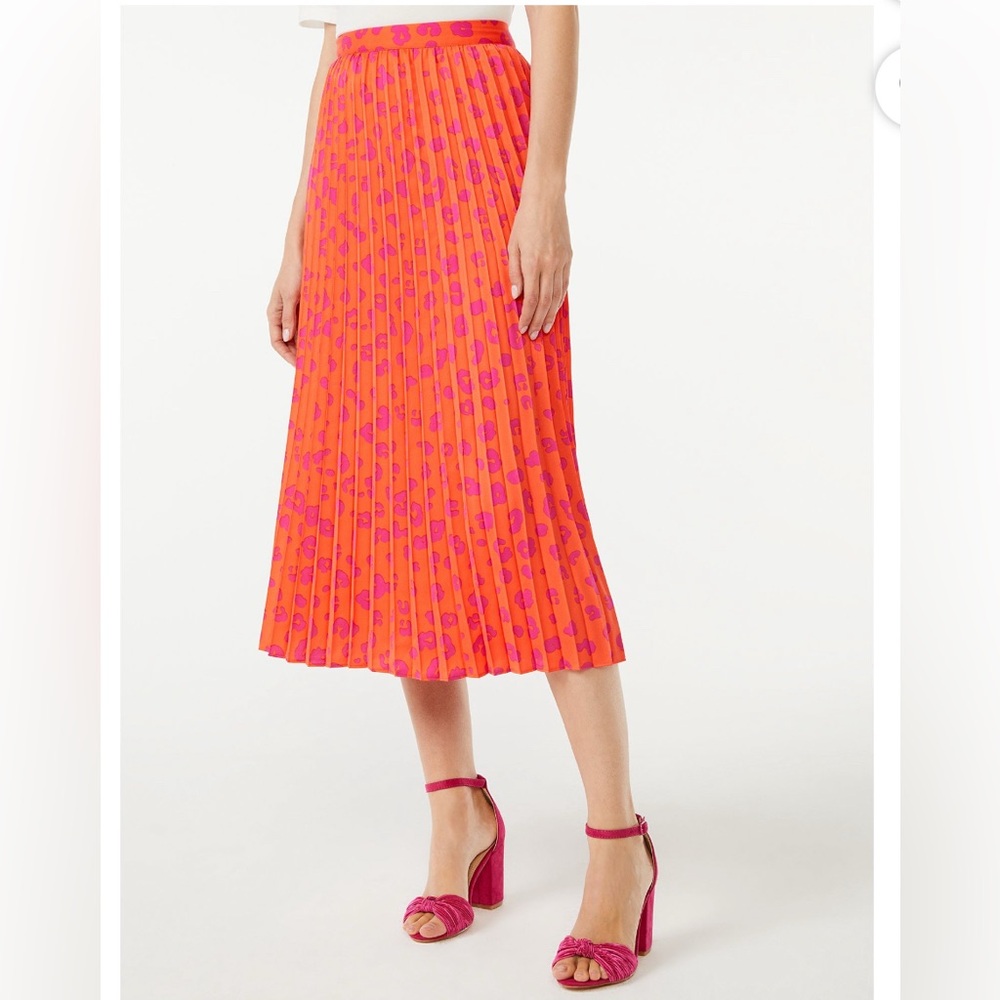 Scoop Pleated skirt